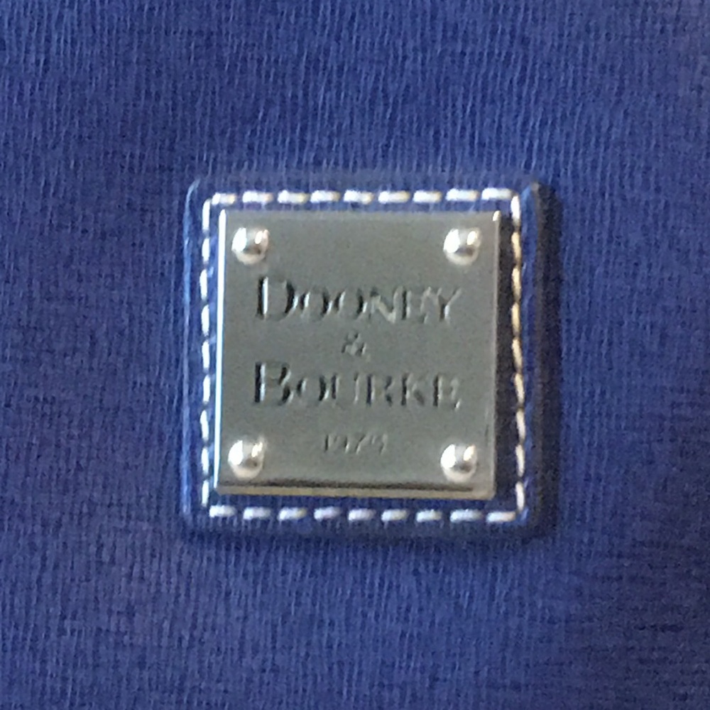 Like new Dooney & Bourke midnight blue purse - Picture 4 of 7